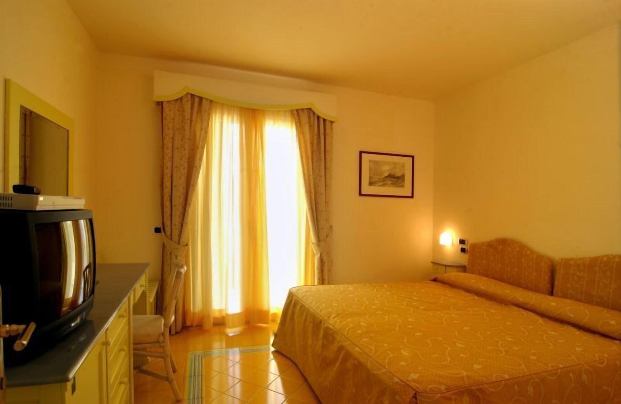Hotel Santa Caterina Palinuro Eksteriør bilde