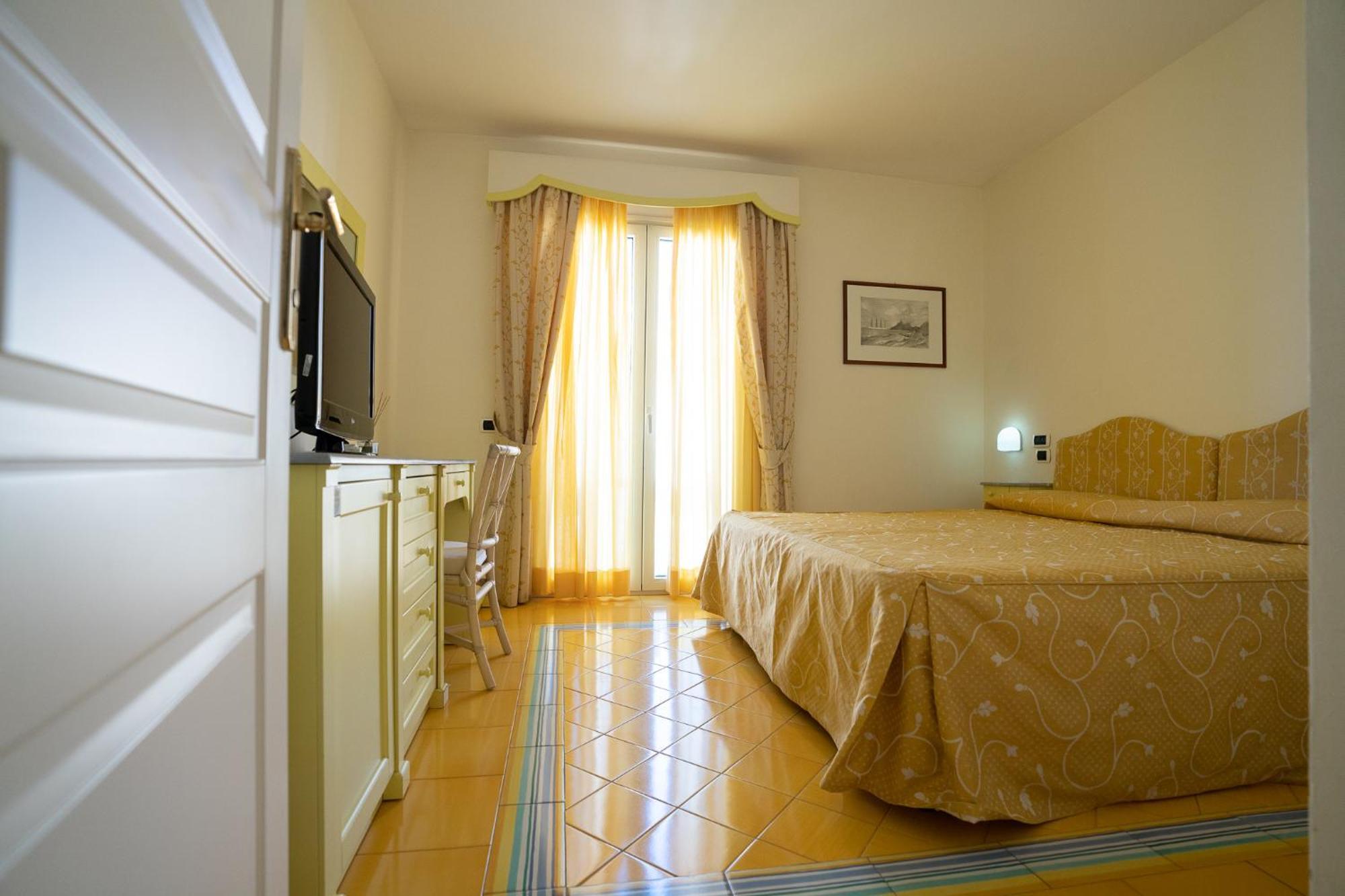 Hotel Santa Caterina Palinuro Eksteriør bilde